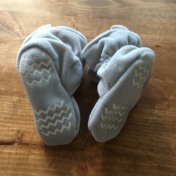 Hudson baby booties - Picture 2 of 2